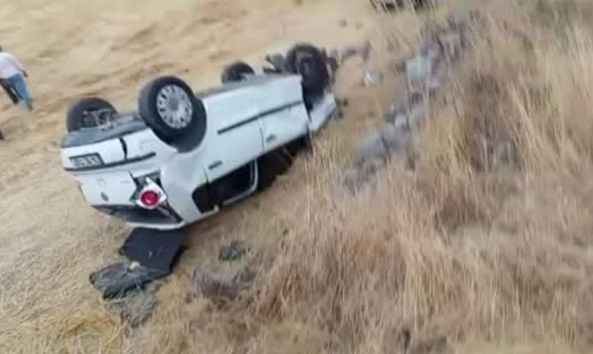 Aksaray'da kaza: Park halindeki araca çarpan otomobilde 5 yaralı
