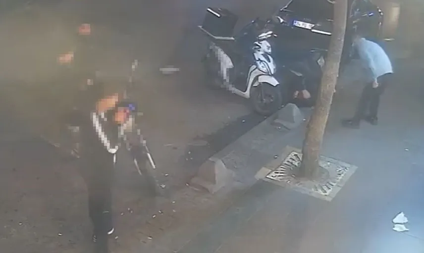 Küçükçekmece'de sokakta silahlı kavga: genç tutuklandı