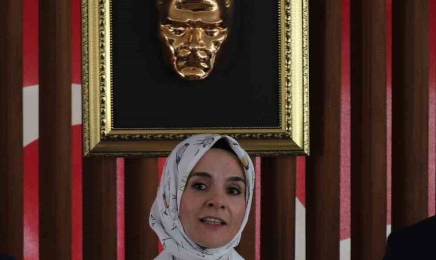Bakan Göktaş, Denizli'de evlilik kredisinden faydalanan çifti nikahının kıyacak