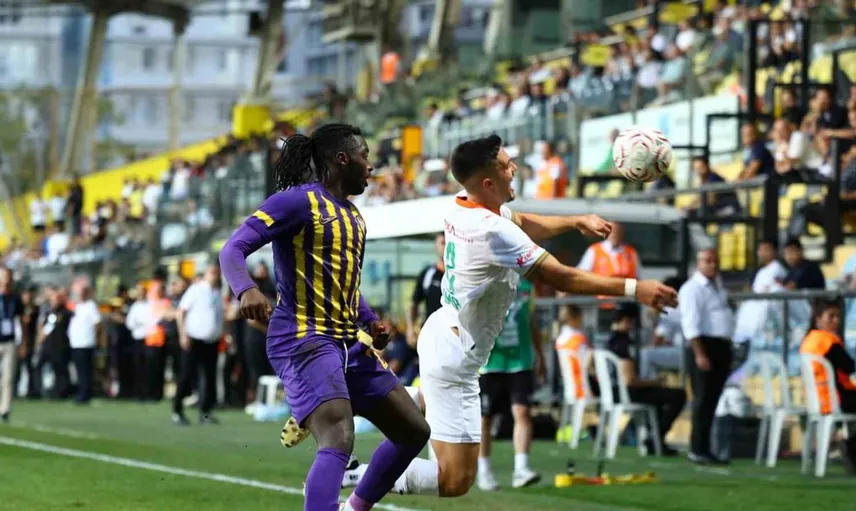 Eyüpspor ve Alanyaspor'un zorlu mücadelesi: İlk yarı berabere