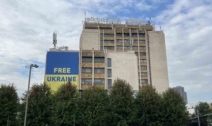 Ukrayna bayrağı, Zelenskiy'nin açıklamaları sonrası Kosova'dan kaldırıldı