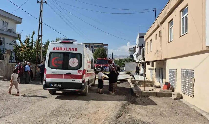 Adıyaman'daki kaynaktan çıkan kıvılcımlar yangına neden oldu