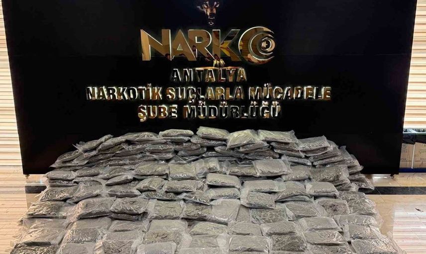 Antalya'da uyuşturucu operasyonuyla 250 kilogram esrar yakalandı