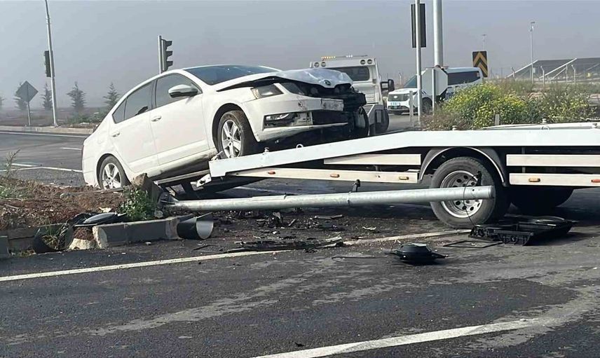Çorum'da trafik kazası: İki otomobil çarpıştı, 3 yaralı