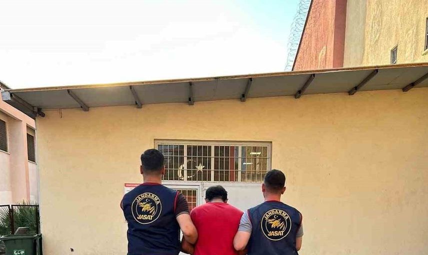 Aydın'dan kaçan suçlu, İzmir'de JASAT tarafından yakalandı