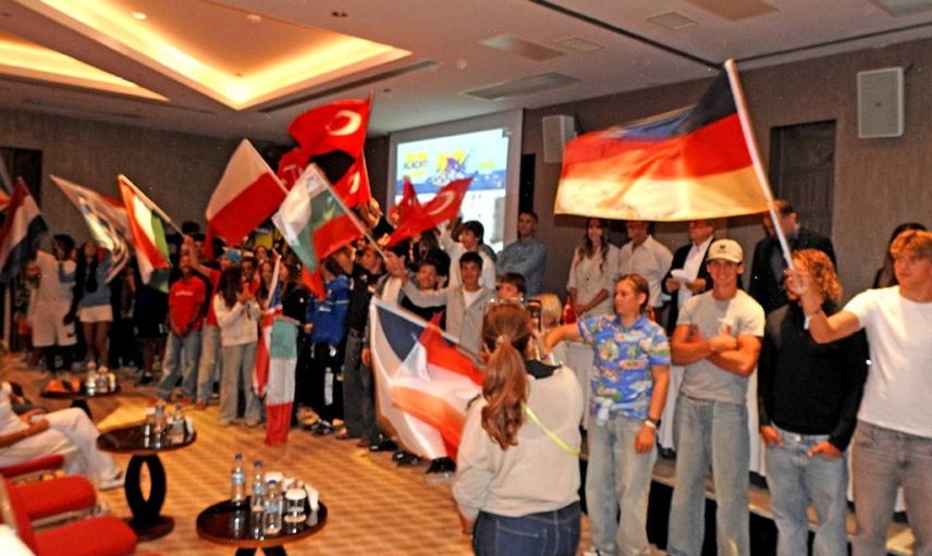 Alaçatı Wind Fest 2026: Rüzgâr sörfçüleri genç yetenekleri buluşturdu