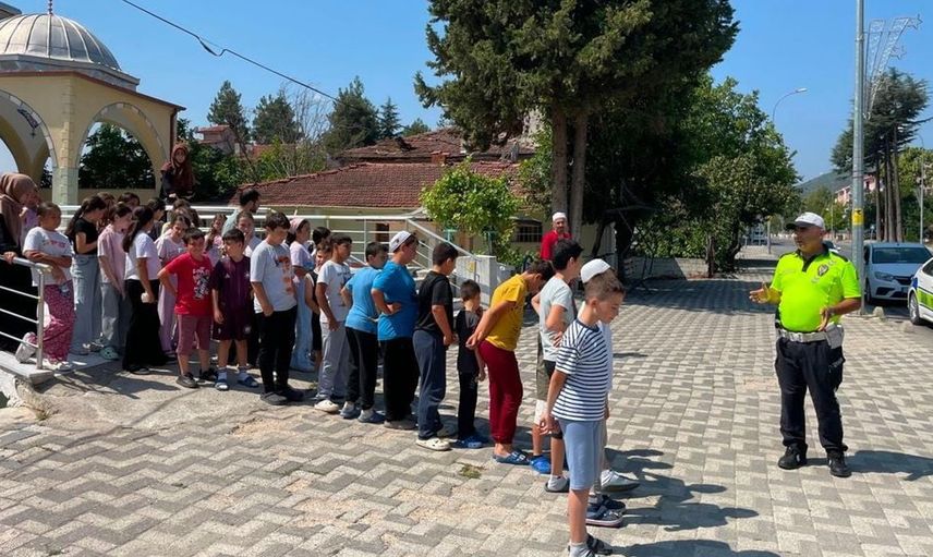 Gölpazarı'nda çocuklar trafik dedektifi eğitimi aldı