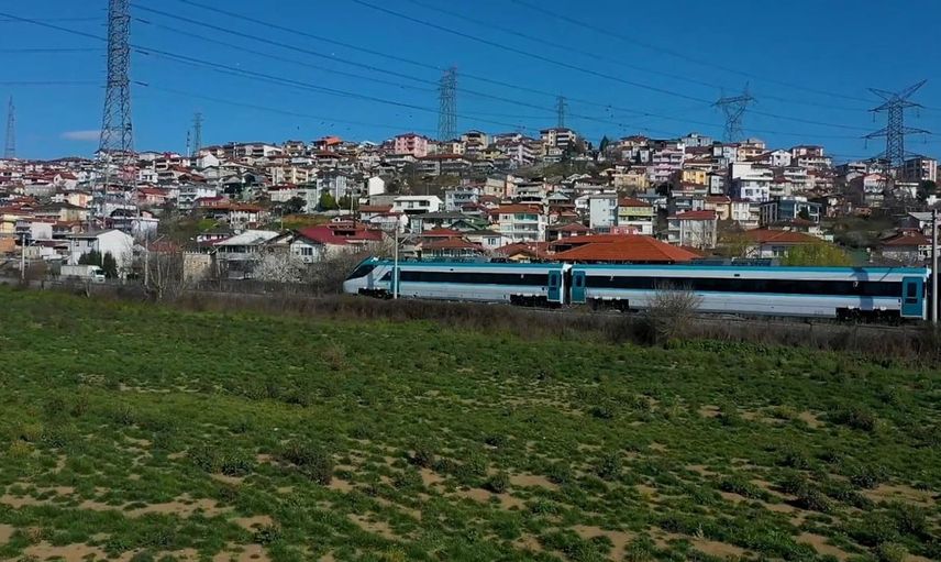 Milli hızlı trenin ikinci seti yolda: Ulaştırma Bakanı çalışmalar hakkında bilgi verdi