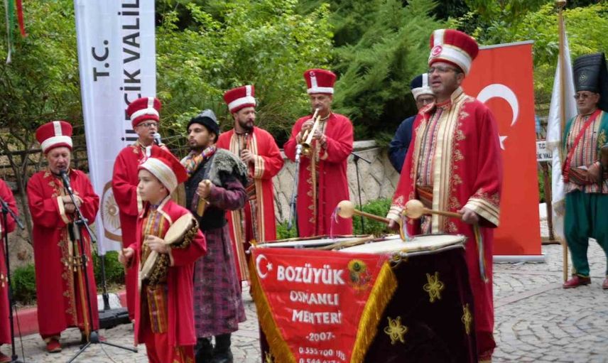 Ahilik Haftası'nda dikkat çeken olay: Usta adayının pabucu dama atıldı