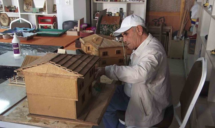 Huzurevi sakinleri sanatı ve el işçiliğini bir araya getiriyor