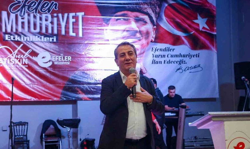 Efeler'de Cumhuriyet Bayramı kutlamaları coşkuyla gerçekleştirildi