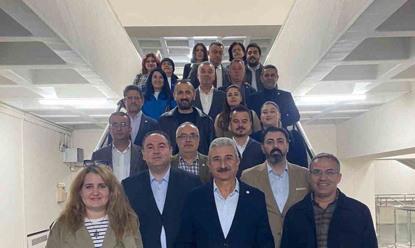 Yeni parti bursa il başkanı nihat yeşiltaş, görevine başladı