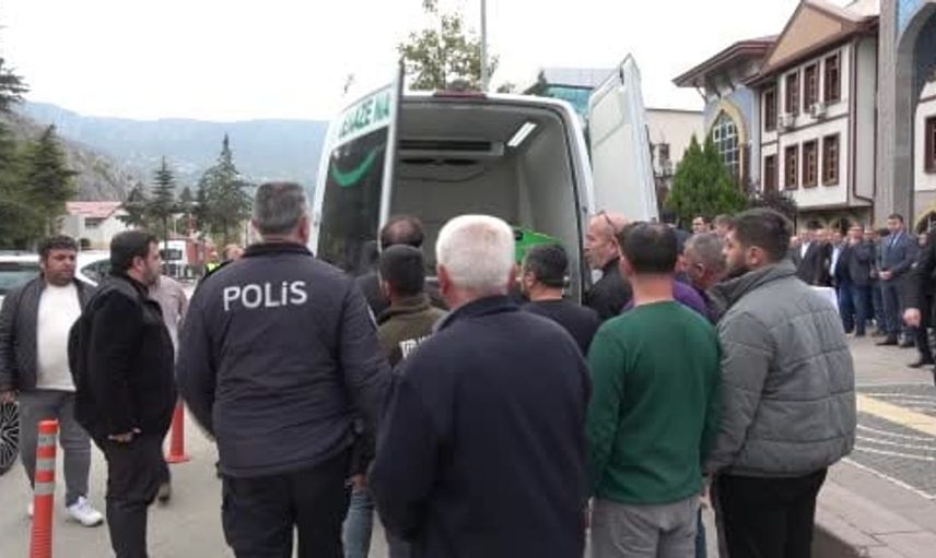 Bisiklet kazasında hayatını kaybeden adliye çalışanı Amasya’da uğurlandı