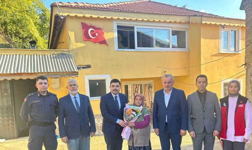 Türkeli'de şehit annesine anlam dolu ziyaret: Vefa örneği sergilendi