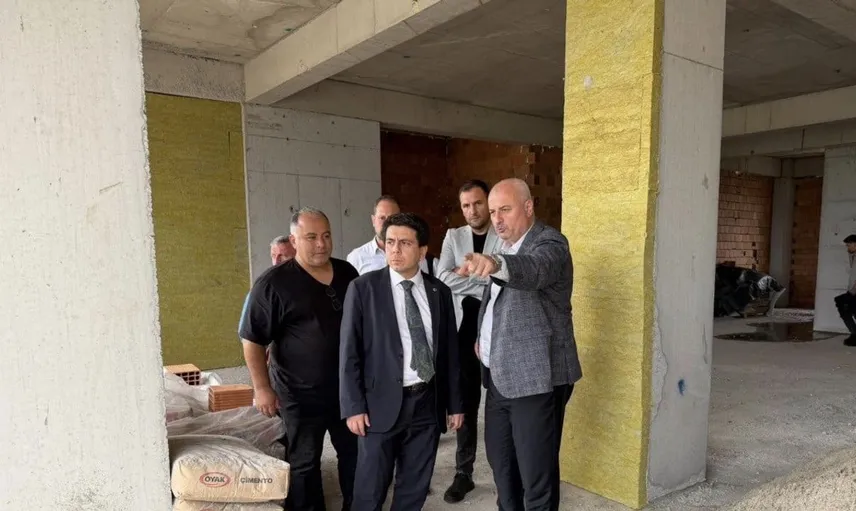 Çilimli'de gençlik merkezi inşaatında inceleme ziyareti