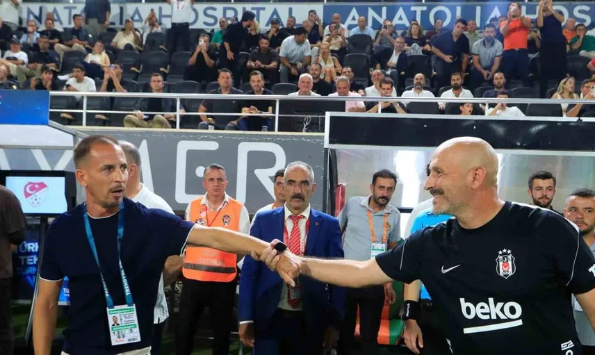 Trendyol Süper Lig'de ilk yarı heyecanı: Corendon Alanyaspor ve Beşiktaş golsüz berabere devam ediyor