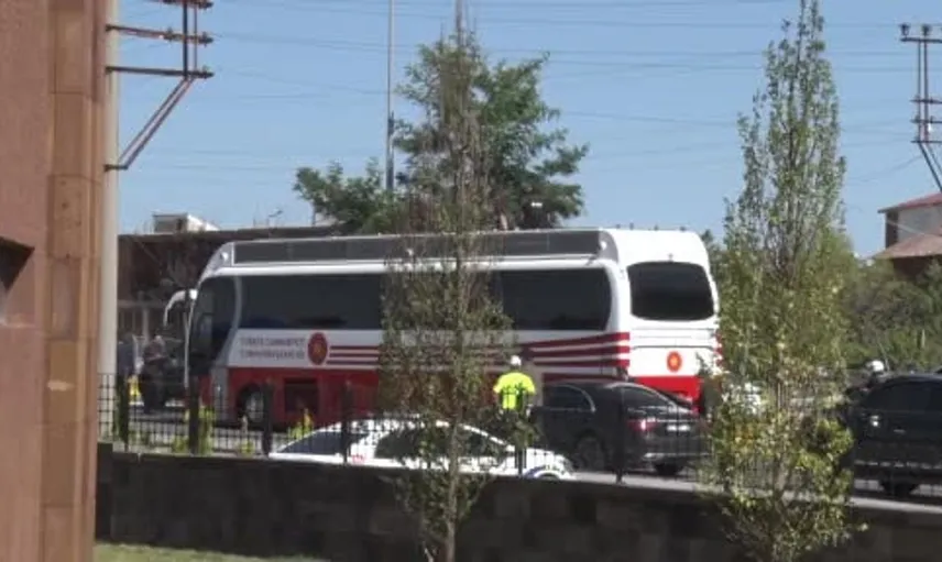 Cumhurbaşkanı Erdoğan ve Bahçeli, Ahlat Selçuklu Kabristanı'nı ziyaret etti