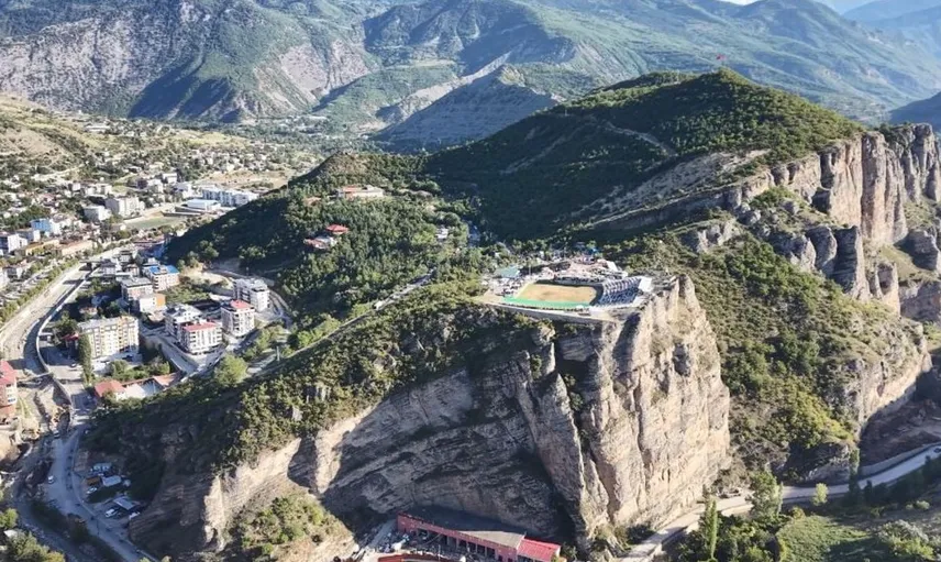 Ardanuç'ta renkli boğa güreşleri heyecanı yaşandı