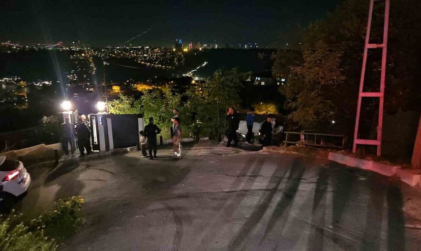 Sarıyer'deki kaza evin çatısında sona erdi: sürücü hastaneye kaldırıldı