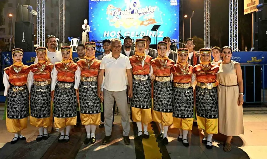 Yöreler renkler festivalinde güneydoğu anadolu gecesi coşkusu
