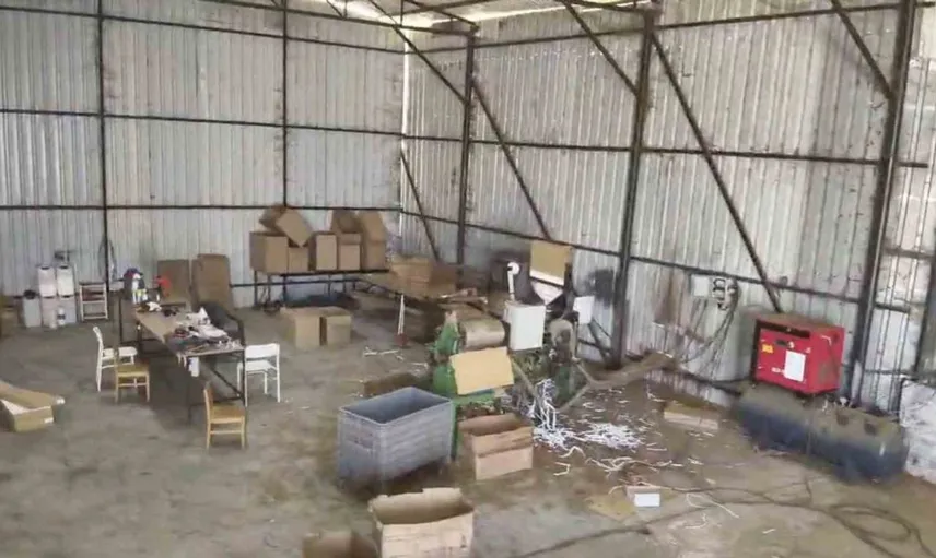 Sakarya'da besihane görünümündeki kaçak sigara fabrikasına baskın