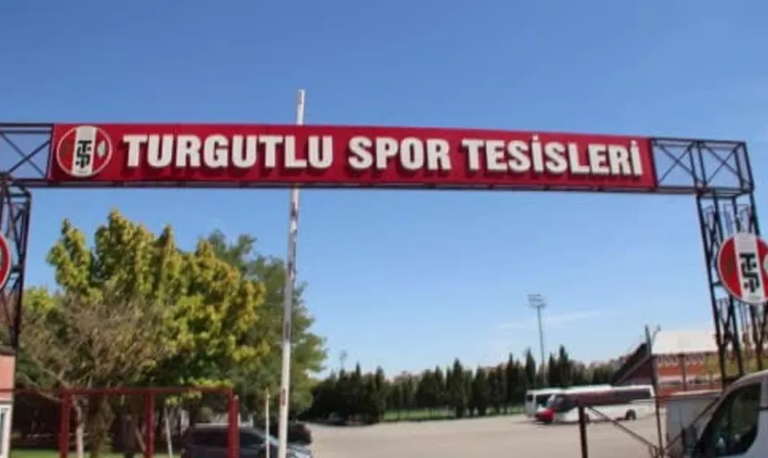 22 yaşındaki Zeynep Mestan, Turgutluspor'un başına geçti