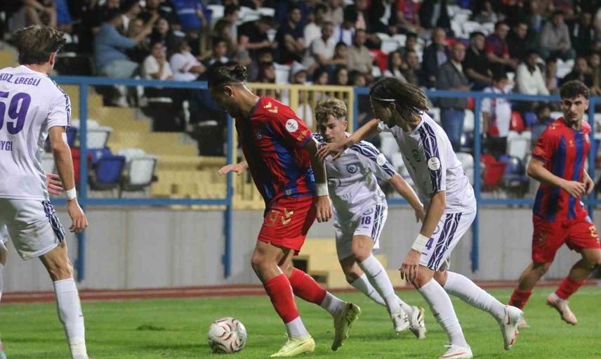 TFF 3. Lig'de goller yok: Karabük İdman Yurdu ve Kdz. Ereğli karşı karşıya geldi
