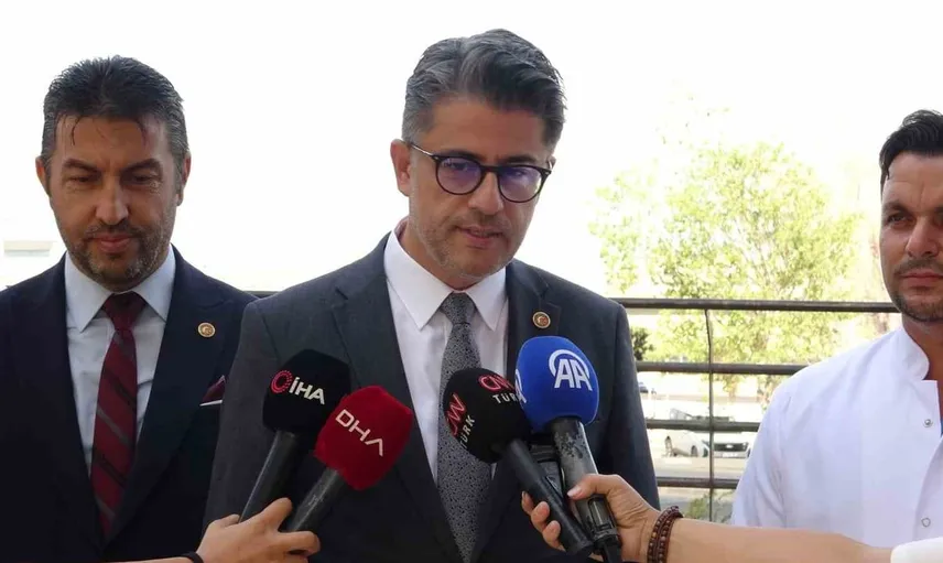 Cem Yılmaz kalp krizi geçirip hastaneye kaldırıldı: Durumu iyi, esprili hali dikkat çekti