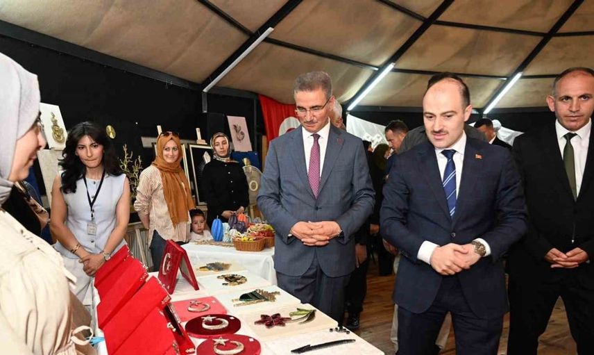 Vali Baruş, Oltu’da ADEM dönem sonu sergisinin açılışını yaptı