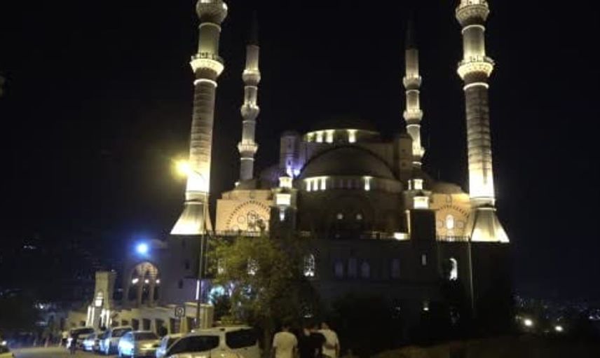 Kahramanmaraş'ta Mevlid Kandili coşkusu: Abdülhamid Han Camii dolup taştı