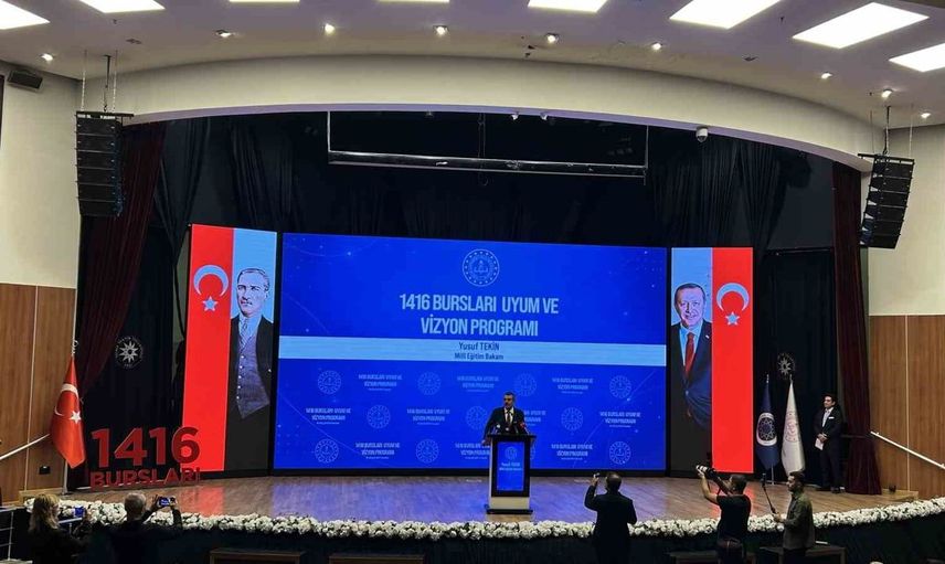 Bakan Tekin, bursiyer öğrencileri yurt dışında Türkiye elçisi olmaya davet etti