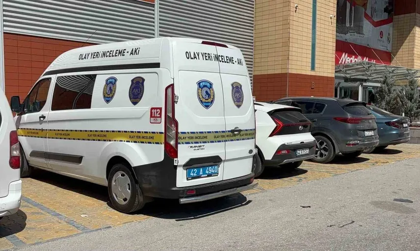 Konya alışveriş merkezinde bıçaklı kavga; bir kişi hayatını kaybetti