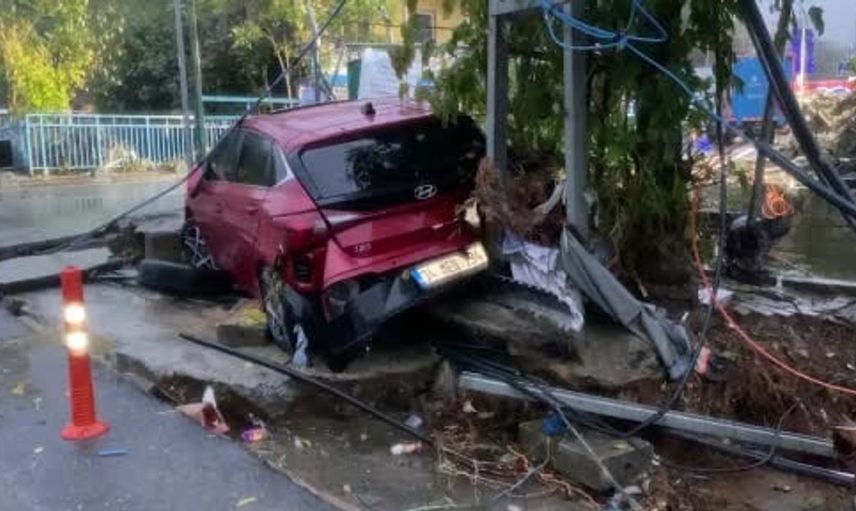 Ayazağa'da sel felaketi sonrası hasar boyutu gün ağarınca gün yüzüne çıktı