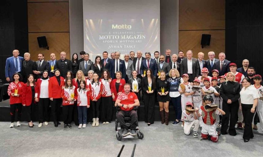 Eskişehir'deki 5. yıl spor ödülleri gecesinde önemli ödül: Hasan Kalın'a altyapı katkı ödülü