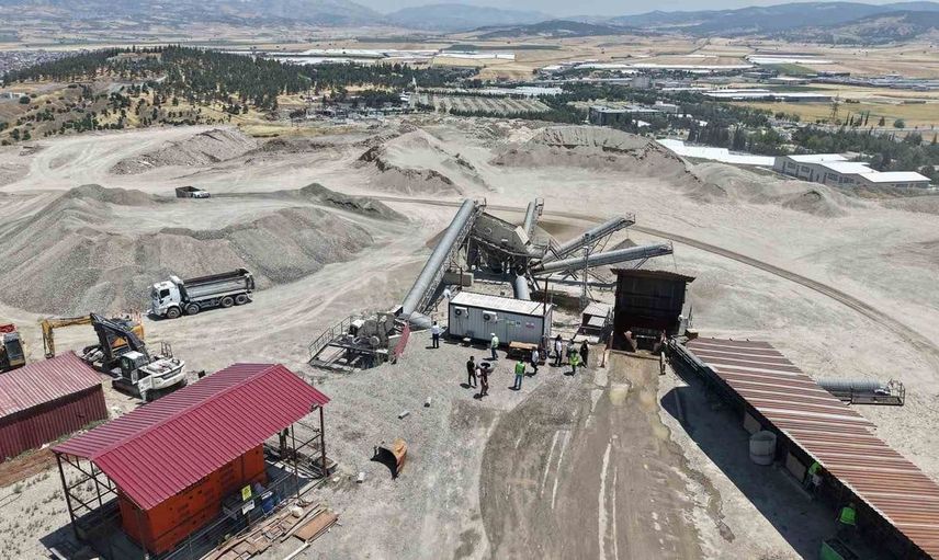 Kahramanmaraş'ta enkaz dönüşüm tesisi ile çevre ve ekonomi kazanıyor