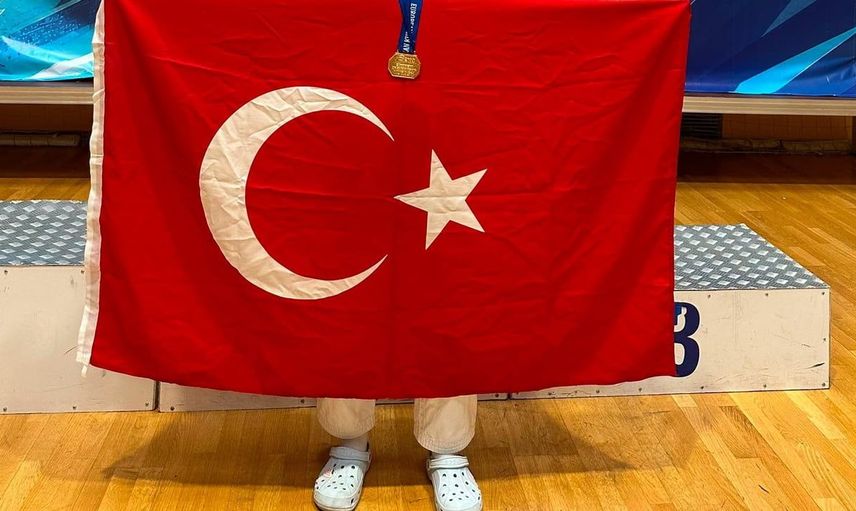 Düzceli sporcular Avrupa Kuraş Şampiyonası'nda altın madalyalara ambargo koydu