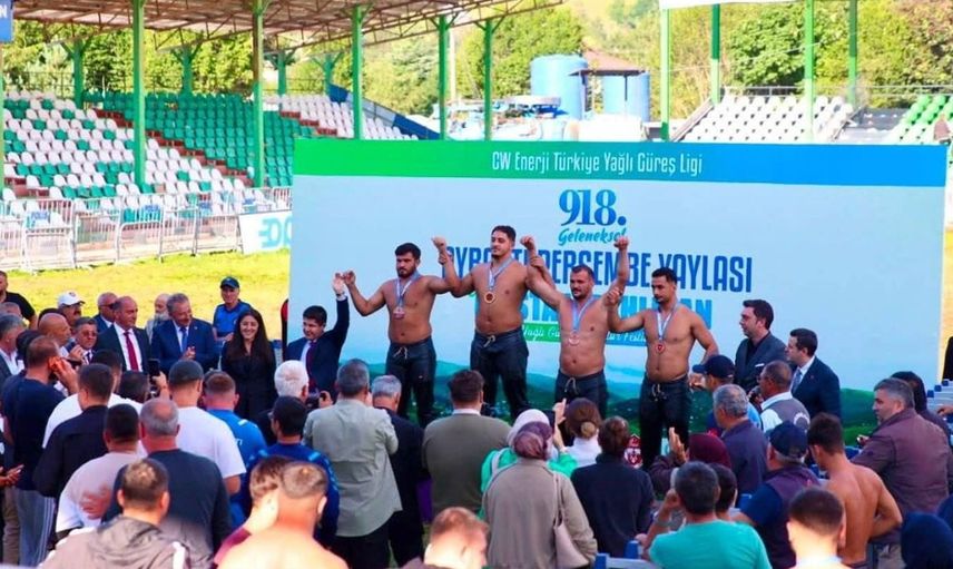 Aybastı Perşembe yaylası güreşlerinde başpehlivan erkan taş oldu