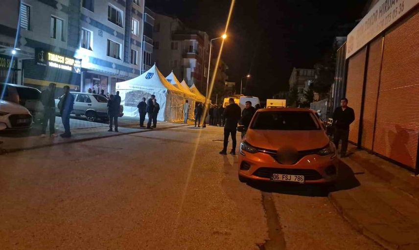 Van'da trafik kazasında şehit olan polis memuru akalan'a taziye ziyaretleri sürüyor
