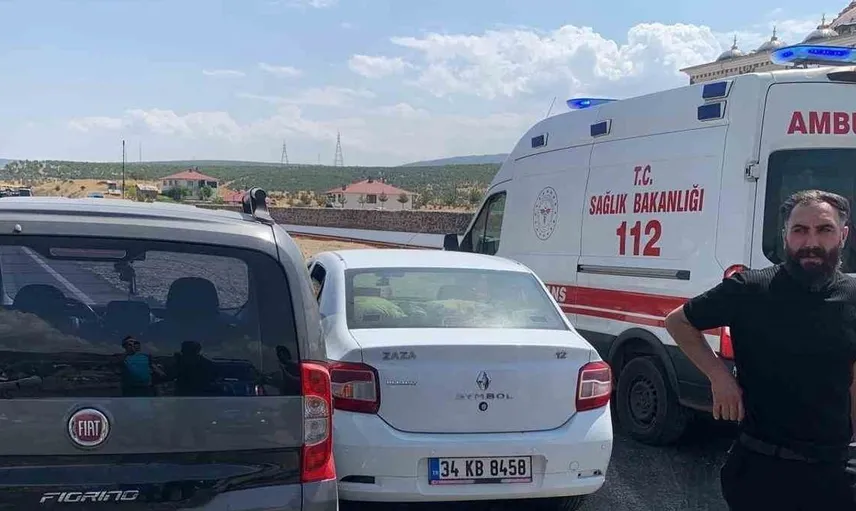 Bingöl'de iki aracın çarpışması sonucu iki kişi yaralandı