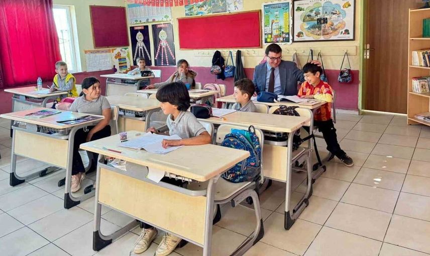 Kaymakam Sözen, Yaka ilkokulu ve anaokulunu ziyaret etti