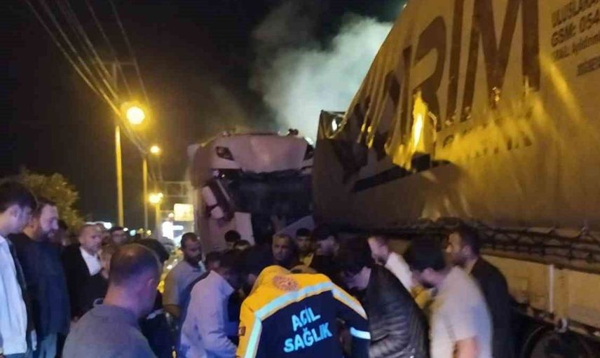 Bitlis'te tır kazası: iki yaralı hastaneye kaldırıldı