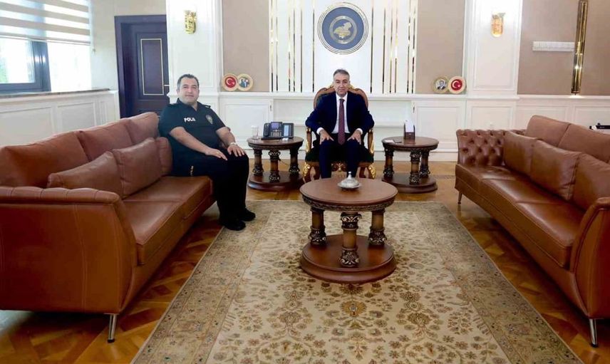 Karabük Valisi, yeni emniyet müdürünü tebrik etti