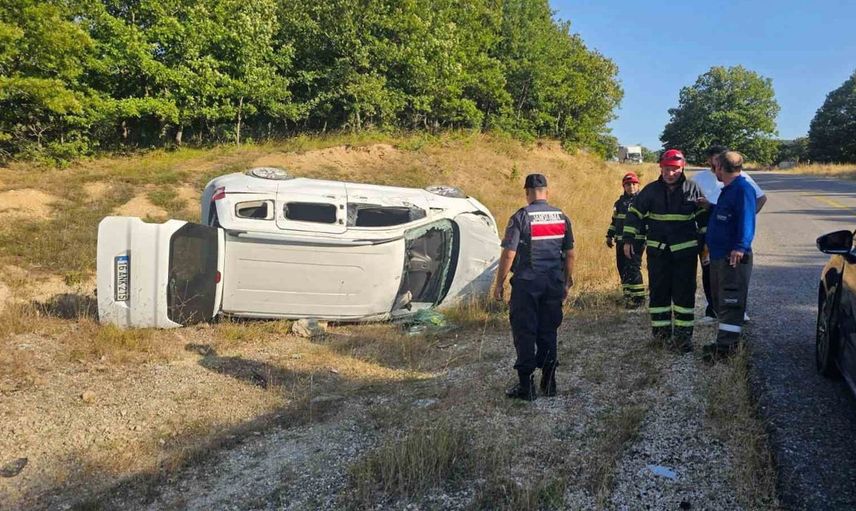 Bilecik'te otomobilin yan yatması sonucu 5 kişi hastanelik oldu