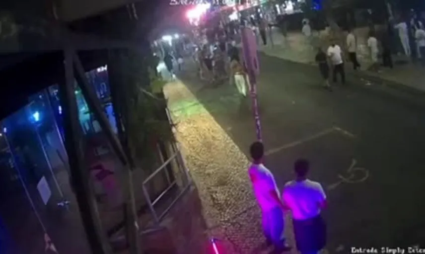 Alkollü sürücünün yayaların arasına daldığı olayda 12 kişi yaralandı