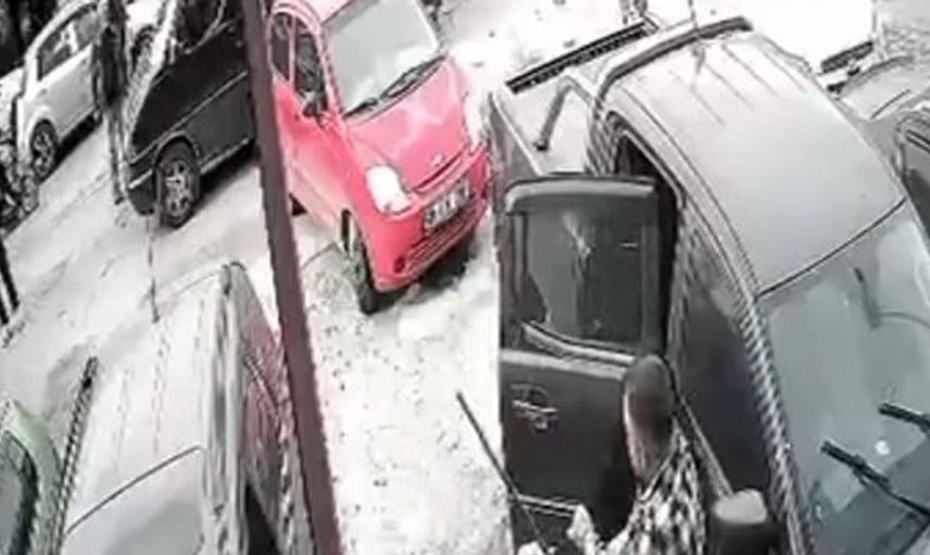 Kayseri'de oto tamircisindeki silahlı kavga güvenlik kameralarına yansıdı