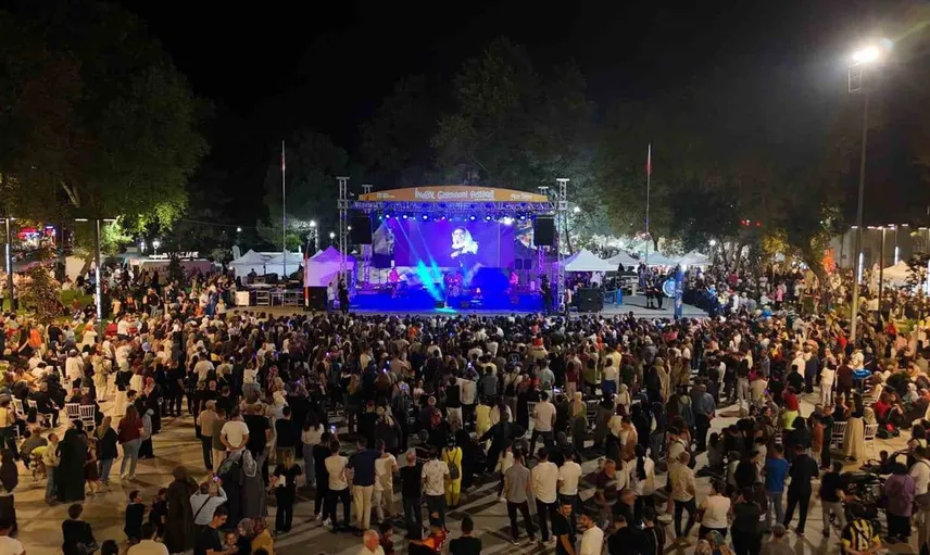 İnegöl gastronomi festivalinde renkli etkinlikler ve unutulmaz konser