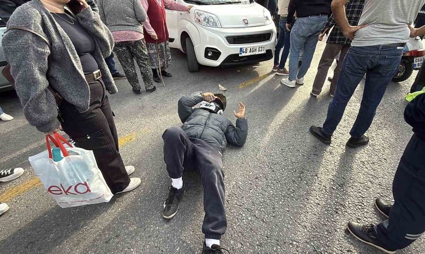 Menteşe'de otomobil ve motosiklet çarpıştı