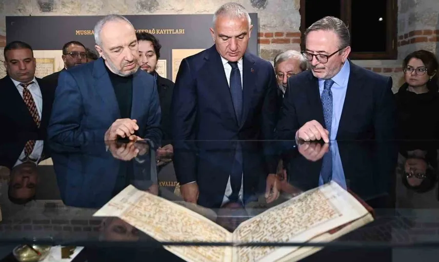 Türk hattattan milletine büyük bir hediye: Mushaf-ı Şerif’in el yazması Türkiye’ye kazandırıldı