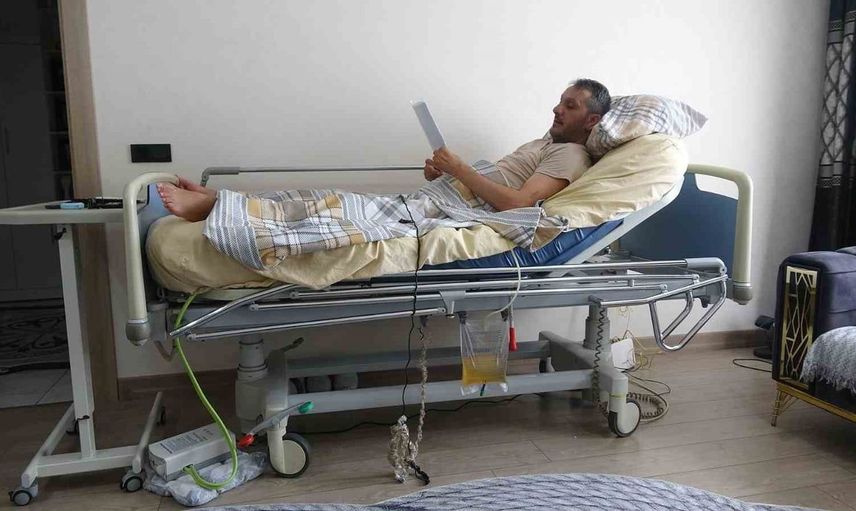Boyun fıtığı ameliyatı sonrası felç kalan Mehmet Ali Arslan'ın yaşam mücadelesi