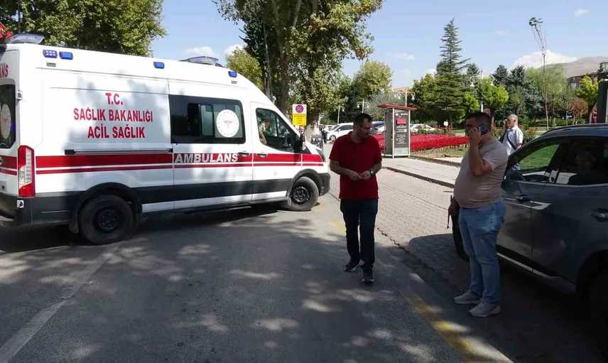 Malatya'da otomobil ve motosiklet çarpıştı: 1 kişi hastaneye kaldırıldı